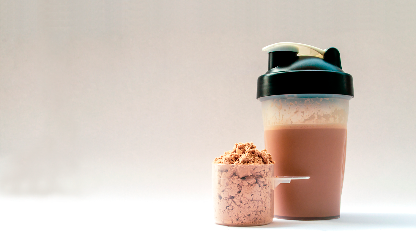 Tomar Whey Protein com leite ou com água?