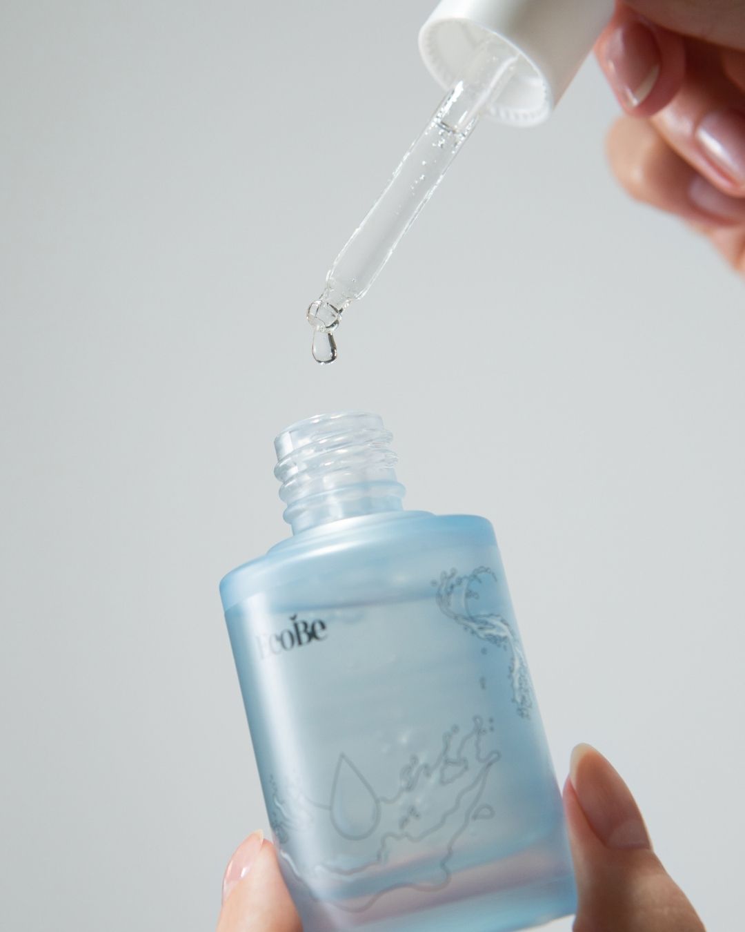 EcoBe Hyaluronic Acid Boosting Ampoule – Loção Hidratante Facial com Ácido Hialurônico (30mL)